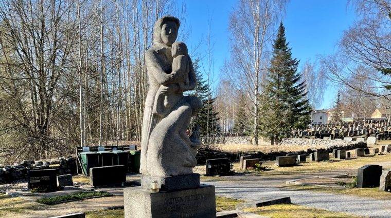 Heinolan hautausmaan muistomerkki