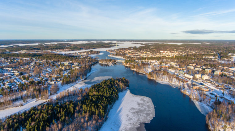 Ilmakuva talvisesta Kymijoesta