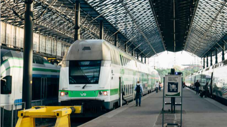 juna helsingin rautatieasemalla