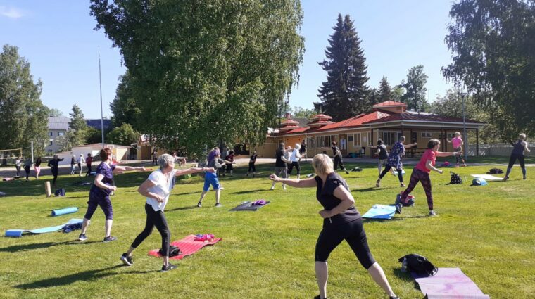 Jumppaa Kylpylän rannassa