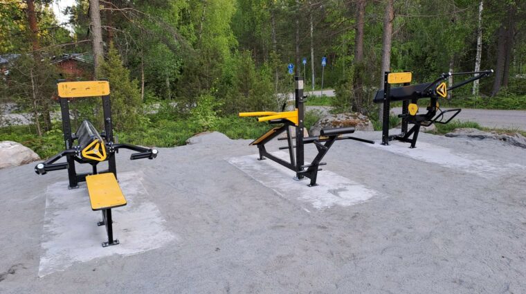 Vierumäen ulkokuntosalilaitteet