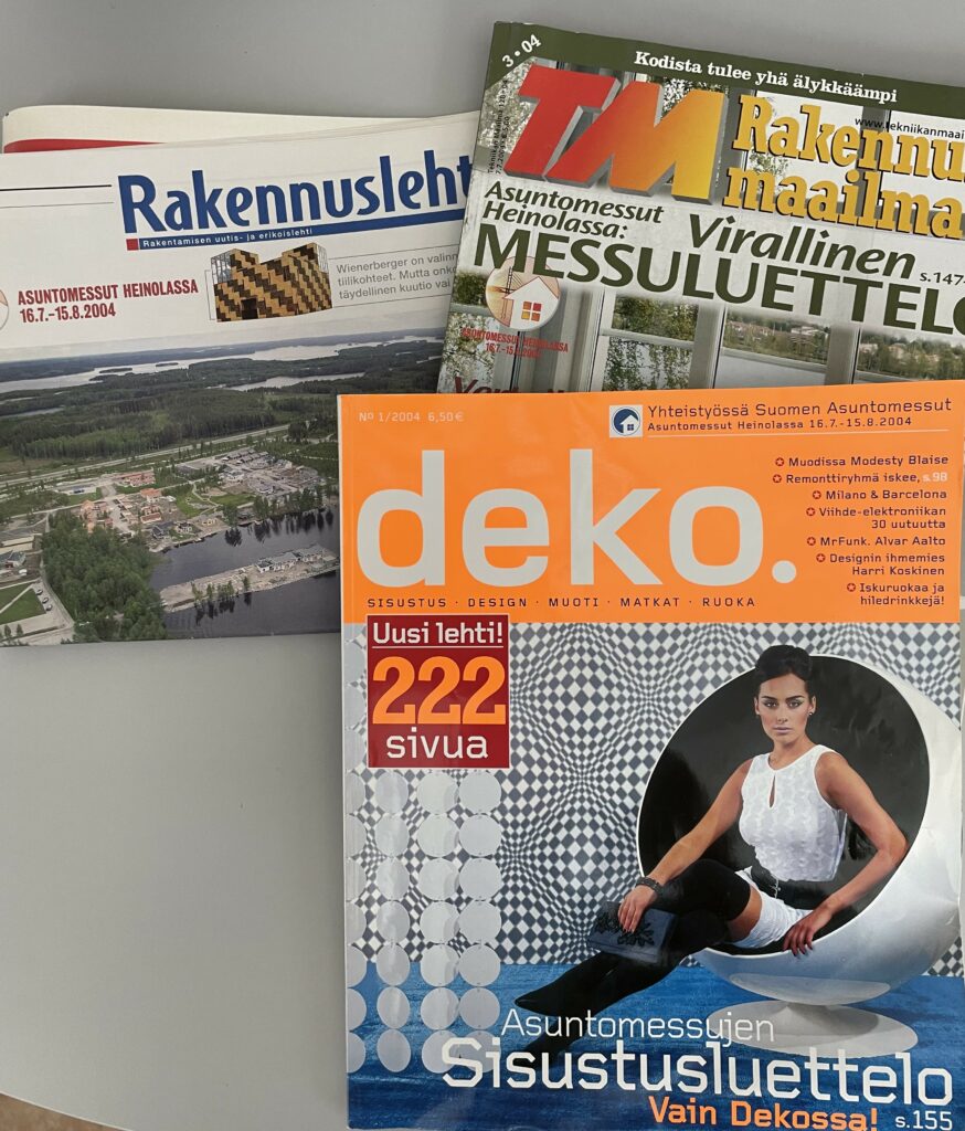Asuntomessut olivat esillä eri lehdissä. Kuvassa Rakennuslheit, Tekniikan maailma sekä Deko, joissa Heinolan messuista kirjoitettiin juttuja.