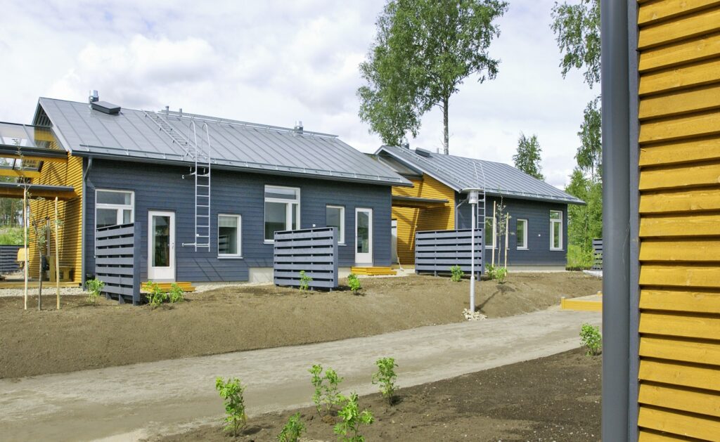 Tähtiniemen asuntomessualueen vuokra-asuntorivitalo vuodelta 2004