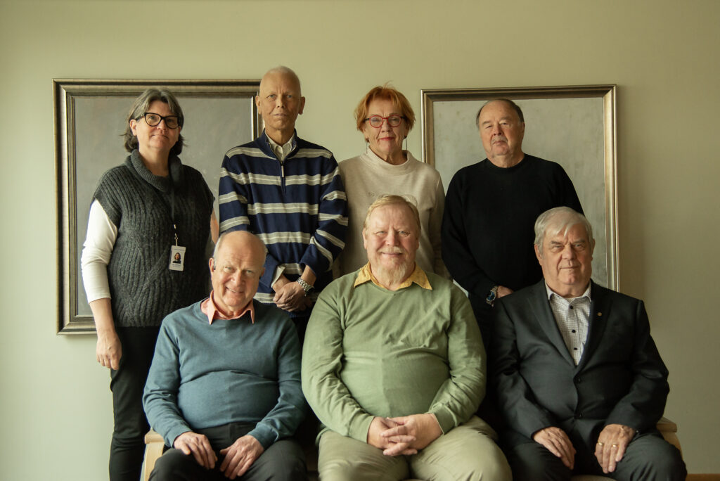 ylärivi vasemmalta: Heli Heikkilä (Heinolan seurakunta), Timo Jaakkola, Pirjo Riikonen ja
alarivi vasemmalta: xx, Jarmo Asp ja Arvo Järvinen