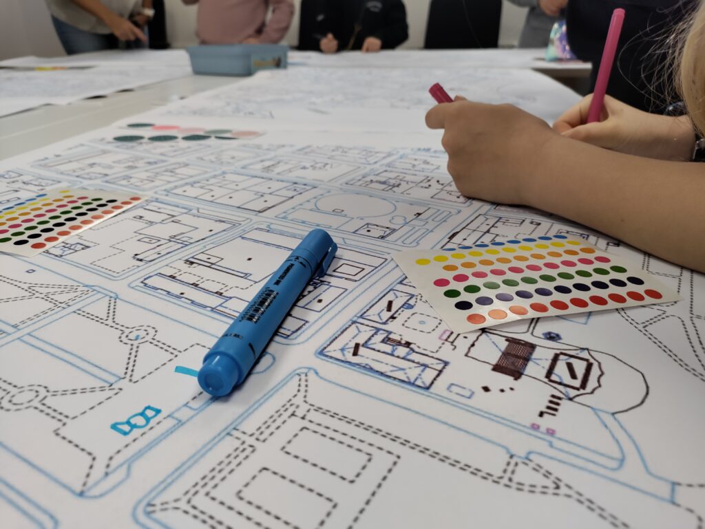 Lapset kaavasuunnittelijoina.