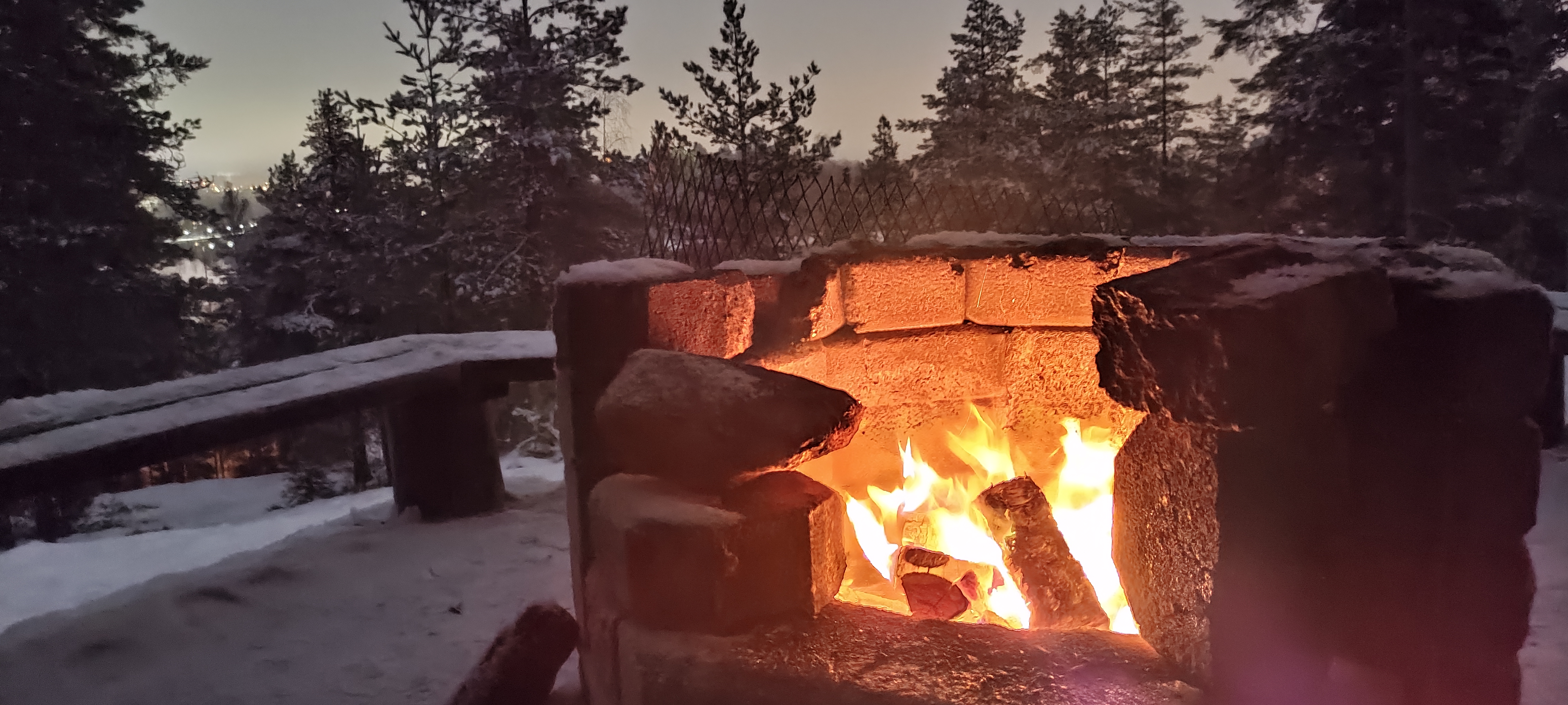 Tulet Tähtiniemen laavulla