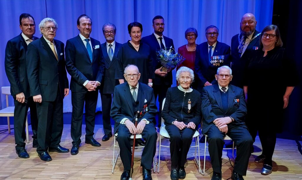 Heinolan itsenäisyyspäivän juhla 20205, kuvassa kutsuvieraat, esiintyjät ja isännät.