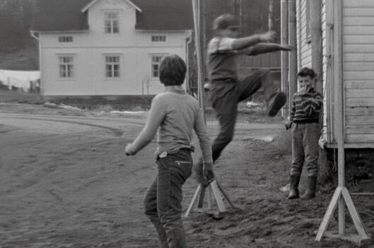 Yleisöopastus Muistojen Jyränkö -näyttelyyn