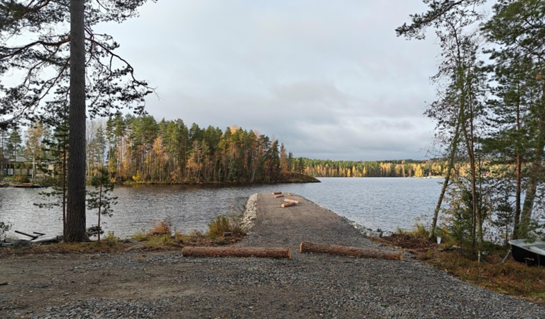 Sinitaipaleen venelaiturin pohja.