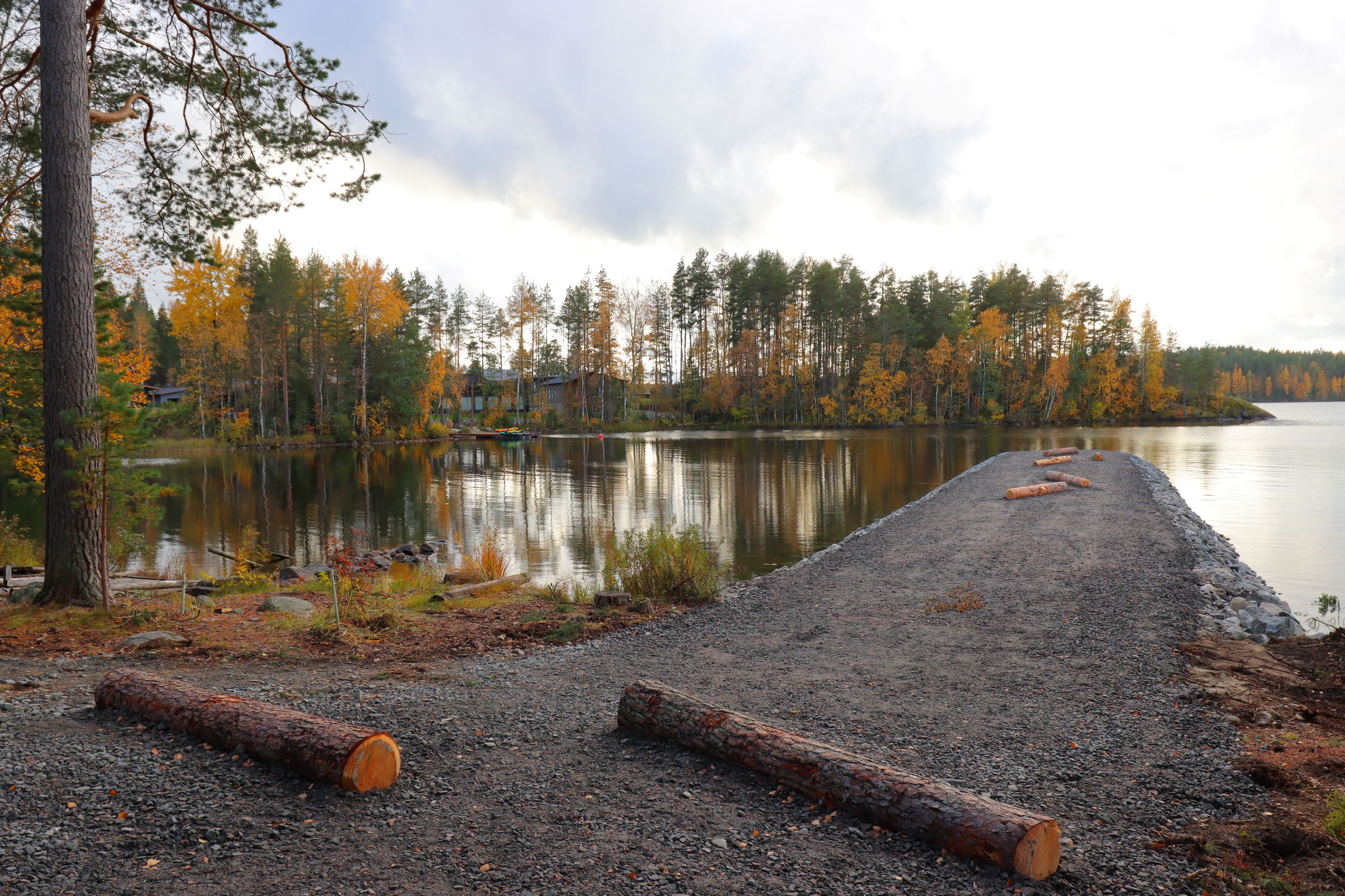 Sinitaival ja aranta.