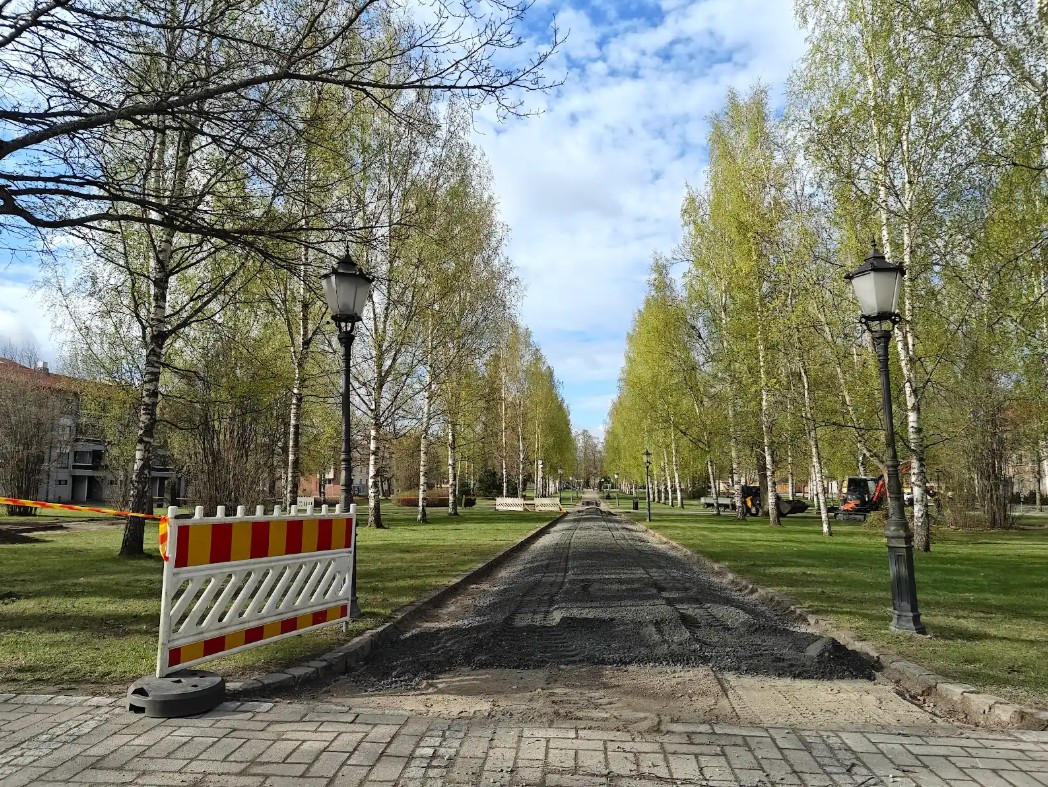 Maaherranpuiston huoltotyöt.