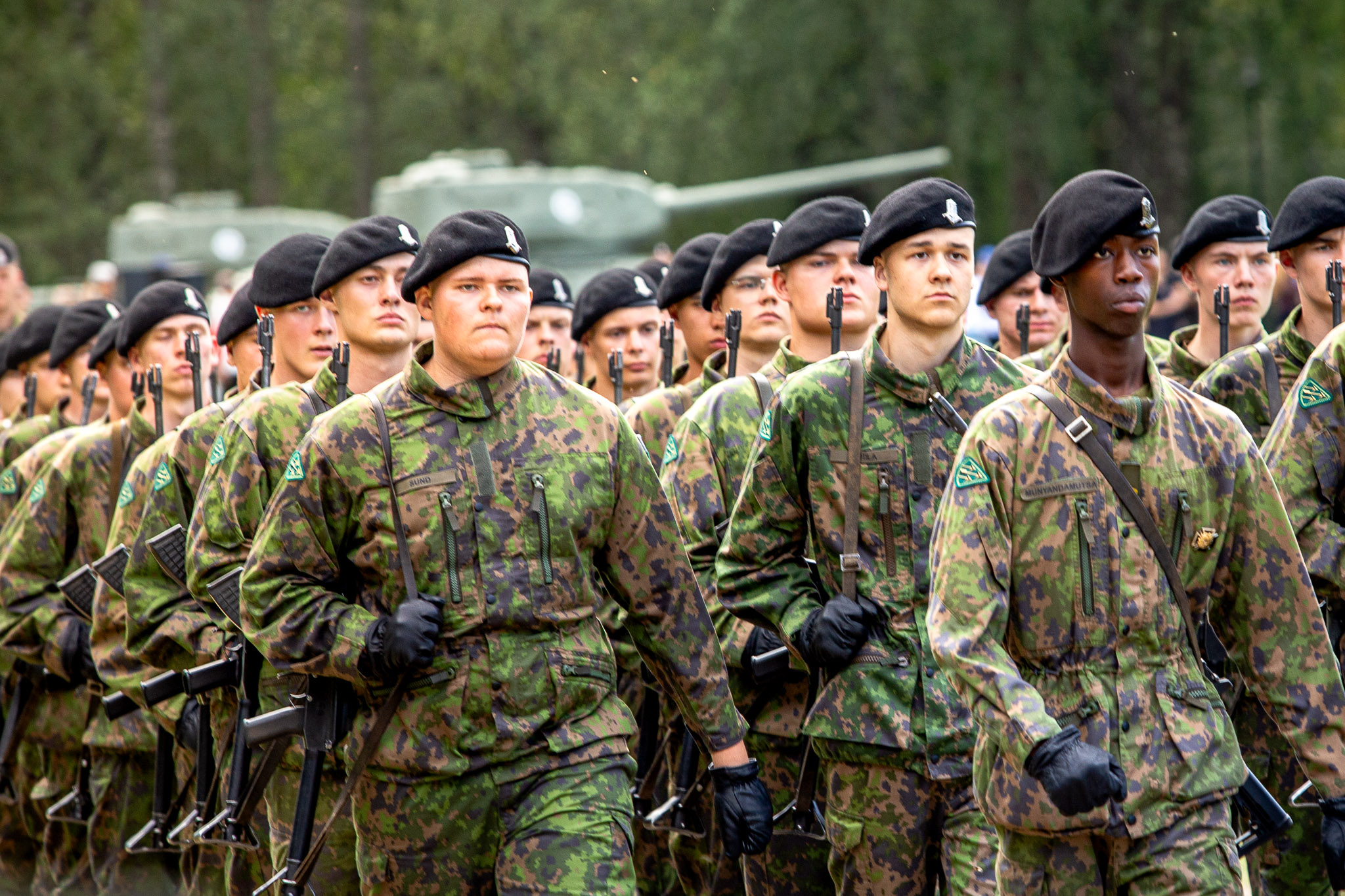 Kuvituskuva valatilaisuuden ohimarssista