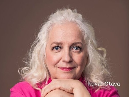 Kirjailija toimittaja Maarit Tastula kuva Otava.